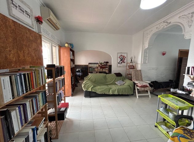 Resale - Villa * - Jacarilla *