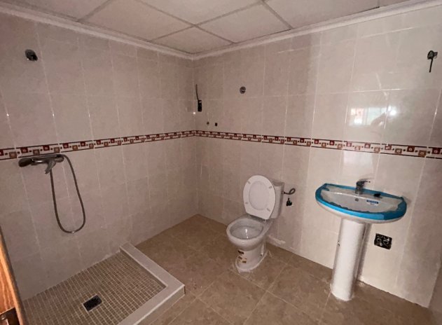 Herverkoop - Commercieel - Jacarilla