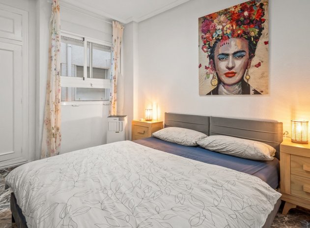 Resale - Apartment / Flat * - Torrevieja * - Playa del Cura *