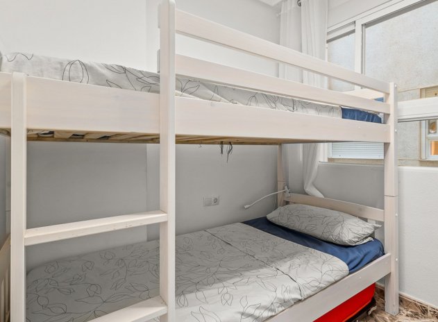 Resale - Apartment / Flat * - Torrevieja * - Playa del Cura *