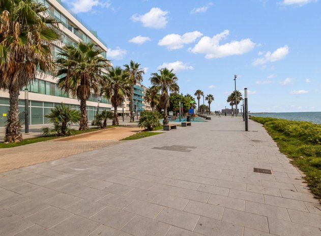 Resale - Apartment / Flat * - Torrevieja * - Playa del Cura *