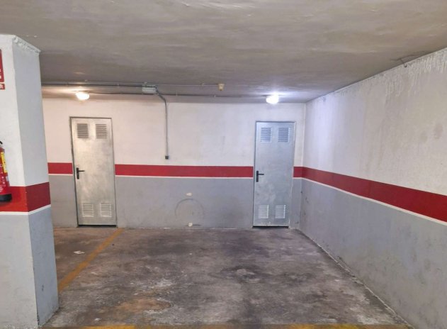 Wiederverkauf - Parkplatz / Garage - Torrevieja