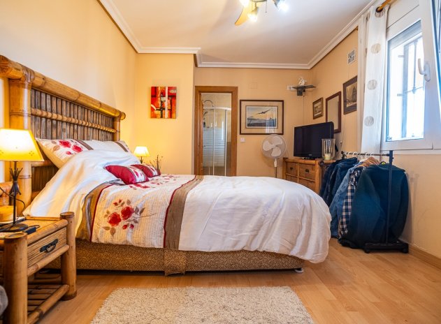 Resale - Villa * - Torrevieja * - Los Balcones *