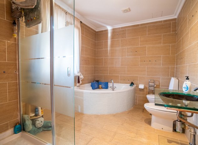 Resale - Villa * - Torrevieja * - Los Balcones *