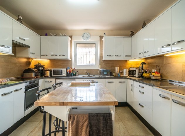 Resale - Villa * - Torrevieja * - Los Balcones *