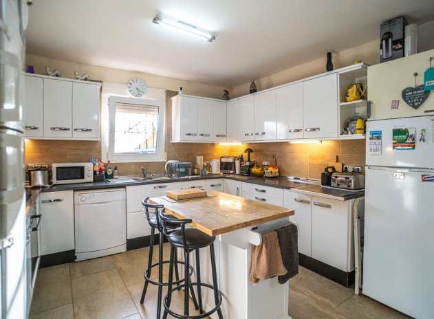 Resale - Villa * - Torrevieja * - Los Balcones *