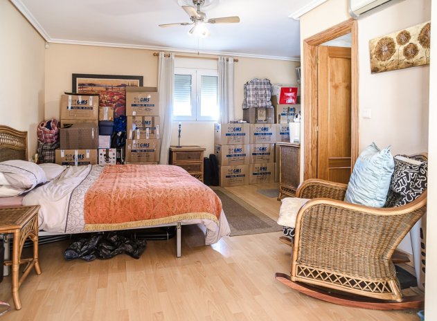 Resale - Villa * - Torrevieja * - Los Balcones *