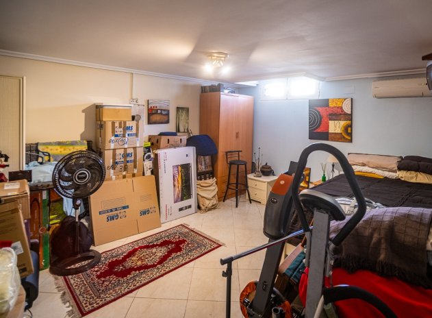 Resale - Villa * - Torrevieja * - Los Balcones *