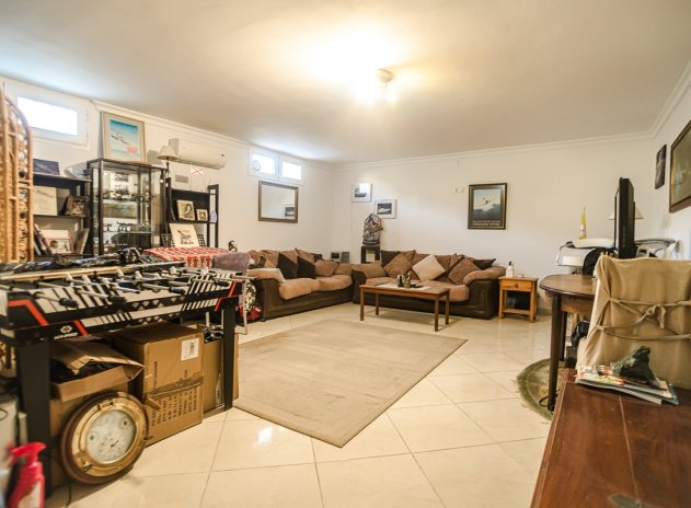 Resale - Villa * - Torrevieja * - Los Balcones *