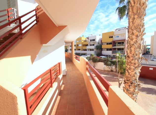 Resale - Apartment / Flat * - Playa Flamenca *