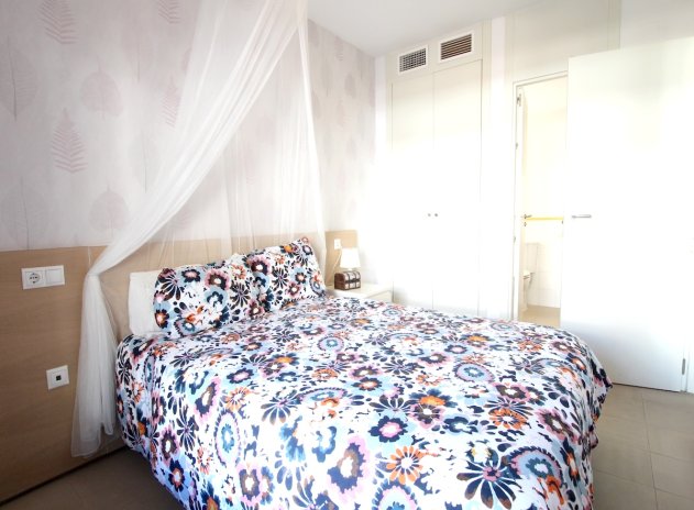 Resale - Apartment / Flat * - Playa Flamenca *