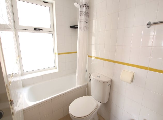 Resale - Apartment / Flat * - Playa Flamenca *