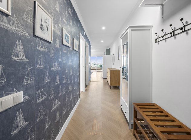 Herverkoop - Finca / Plattelands Woning - Torrevieja