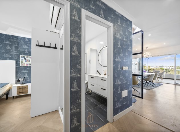 Herverkoop - Finca / Plattelands Woning - Torrevieja