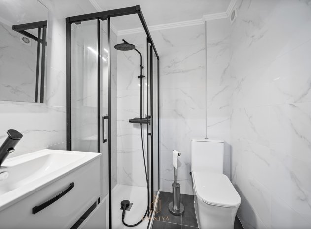 Herverkoop - Finca / Plattelands Woning - Torrevieja