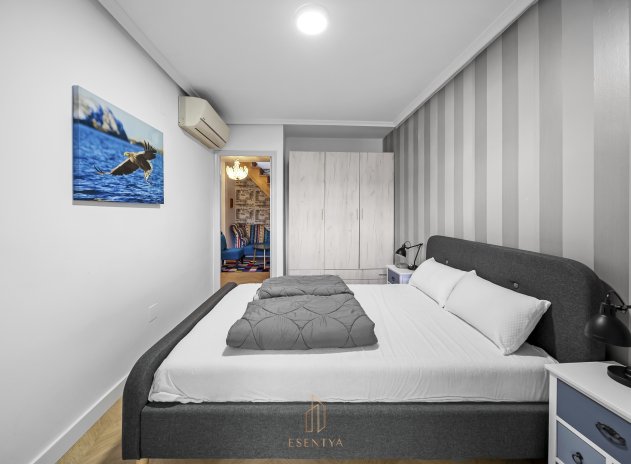 Herverkoop - Finca / Plattelands Woning - Torrevieja