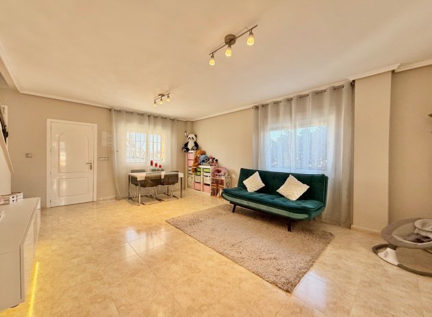 Resale - Villa * - Ciudad Quesada * - Doña Pepa *