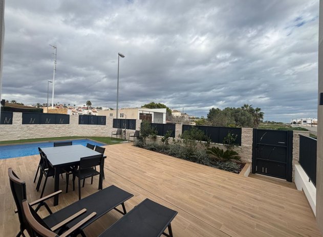 Resale - Villa * - Ciudad Quesada *