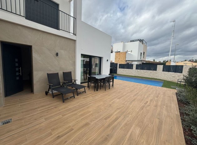 Resale - Villa * - Ciudad Quesada *