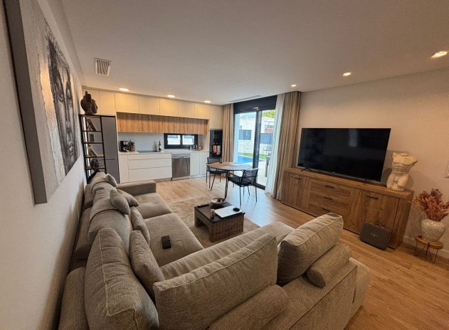 Resale - Villa * - Ciudad Quesada *