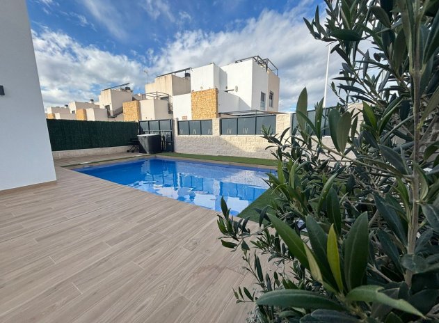 Resale - Villa * - Ciudad Quesada *