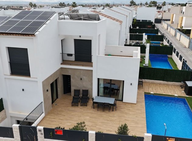 Resale - Villa * - Ciudad Quesada *