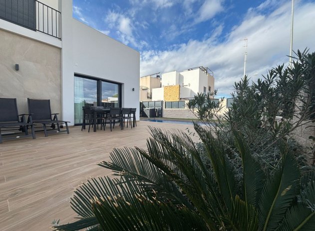 Resale - Villa * - Ciudad Quesada *