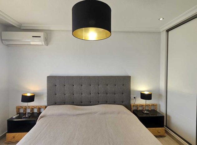 Resale - Apartment / Flat * - Mil Palmeras *