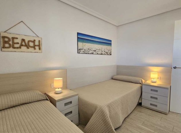 Resale - Apartment / Flat * - Mil Palmeras *