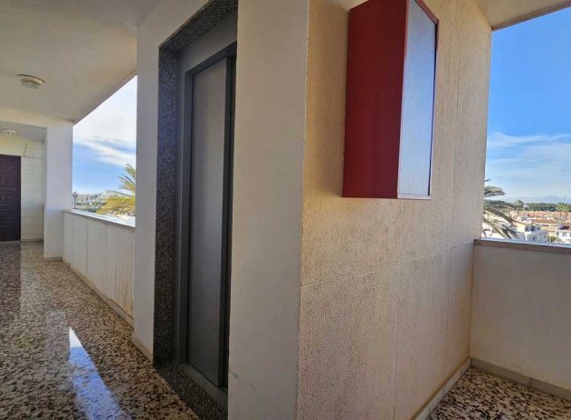 Resale - Apartment / Flat * - Mil Palmeras *