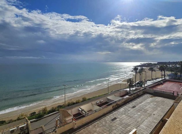 Resale - Apartment / Flat * - Mil Palmeras *