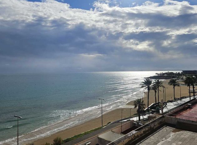 Resale - Apartment / Flat * - Mil Palmeras *