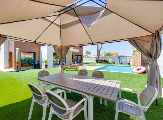 Herverkoop - Villa - Torrevieja