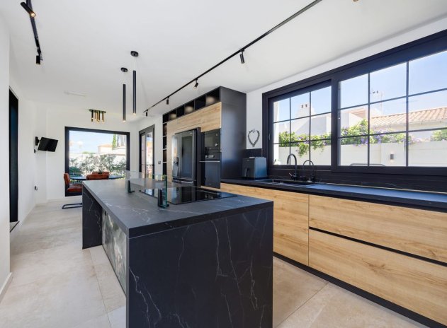 Herverkoop - Villa - Torrevieja