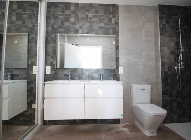 Resale - Villa * - Pinoso *