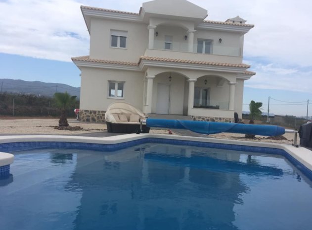 Resale - Villa * - Pinoso *