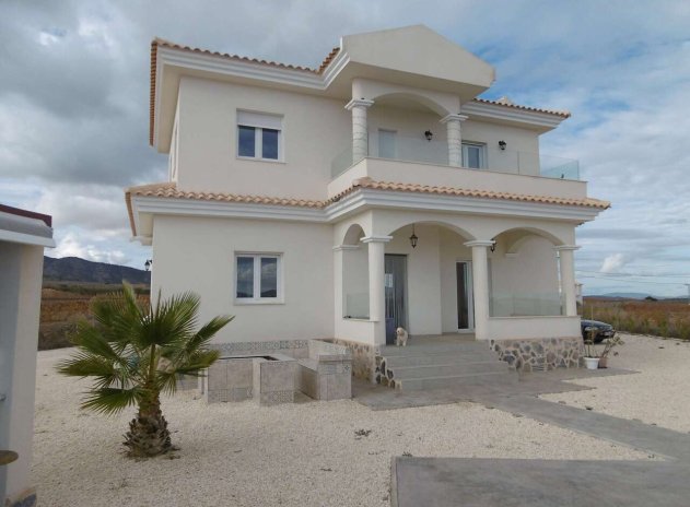 Resale - Villa * - Pinoso *