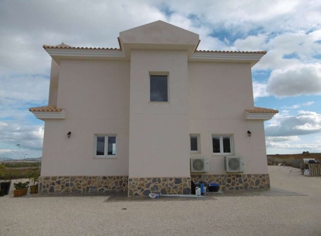 Resale - Villa * - Pinoso *