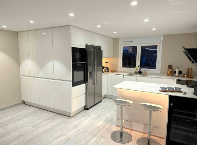 Herverkoop - Villa - Alfas del Pí - pueblo