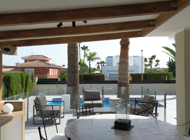 Herverkoop - Villa - Alfas del Pí - pueblo