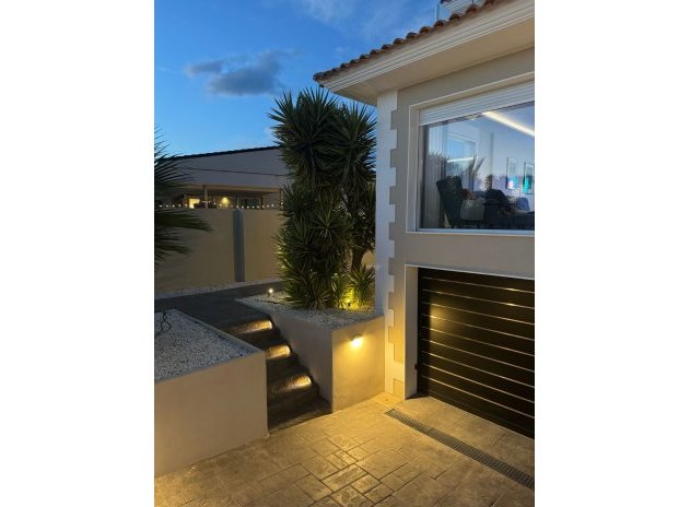 Herverkoop - Villa - Alfas del Pí - pueblo