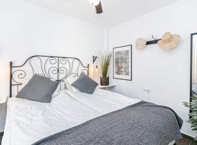 Herverkoop - Rijwoning - Torrevieja - Torretas