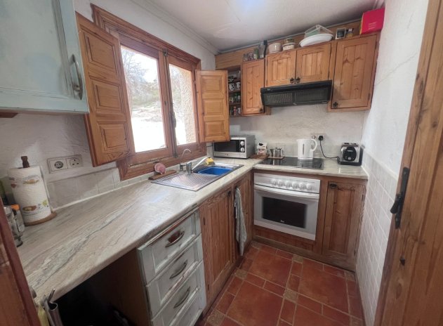 Wiederverkauf - Finca / Ländliches Wohnhaus - Torremendo