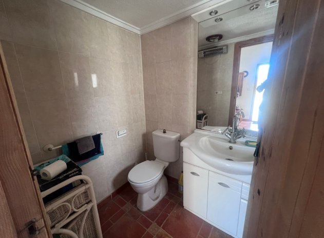 Wiederverkauf - Finca / Ländliches Wohnhaus - Torremendo