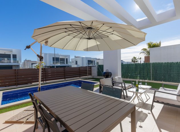 Herverkoop - Villa - Orihuela Costa - Vistabella Golf