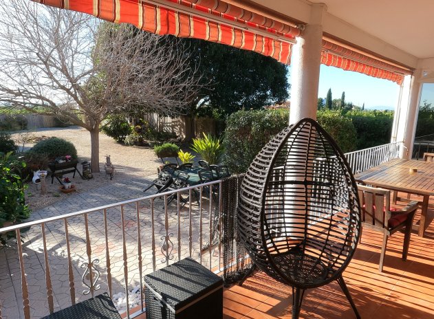 Resale - Finca / Country Property *  - Orihuela *