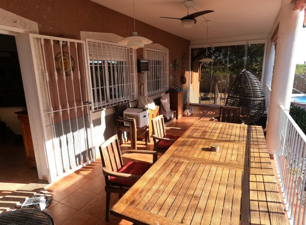 Resale - Finca / Country Property *  - Orihuela *