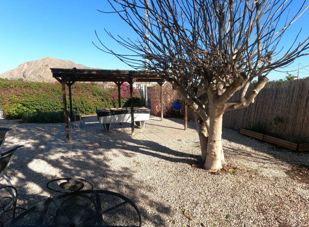 Resale - Finca / Country Property *  - Orihuela *