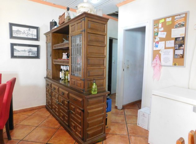Resale - Commercial * - San Miguel de Salinas *
