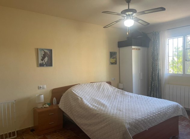 Wiederverkauf - Finca / Ländliches Wohnhaus - Fortuna